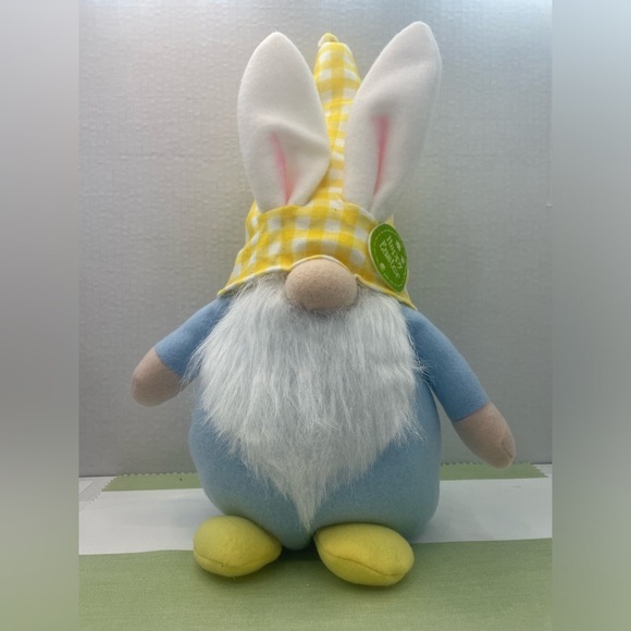 Spring/Easter Bunny Gnome - Picture 3 of 11